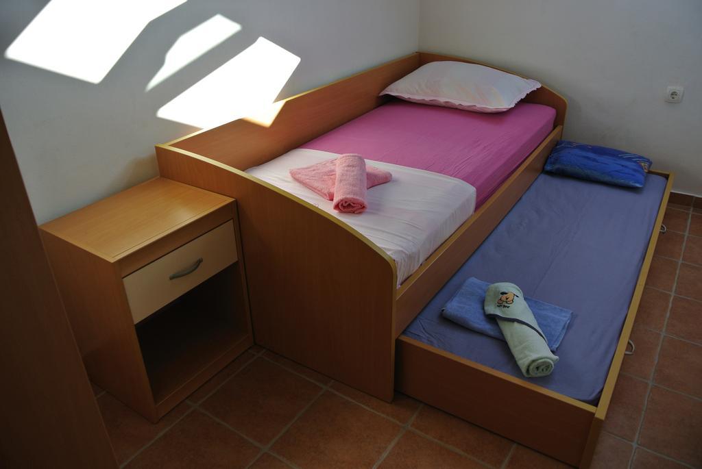 Kaprije Mistral Apartment Esterno foto
