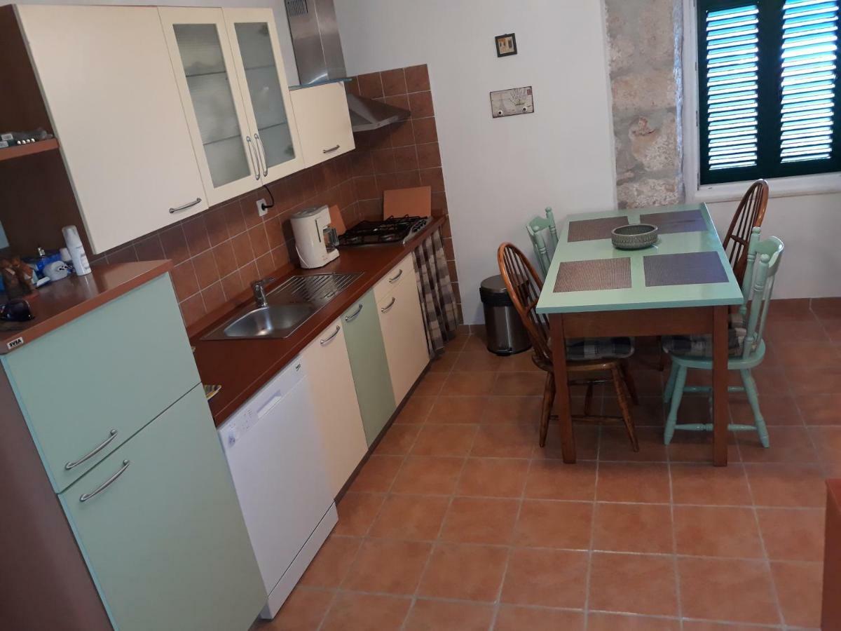 Kaprije Mistral Apartment Esterno foto
