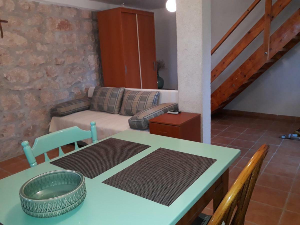 Kaprije Mistral Apartment Esterno foto