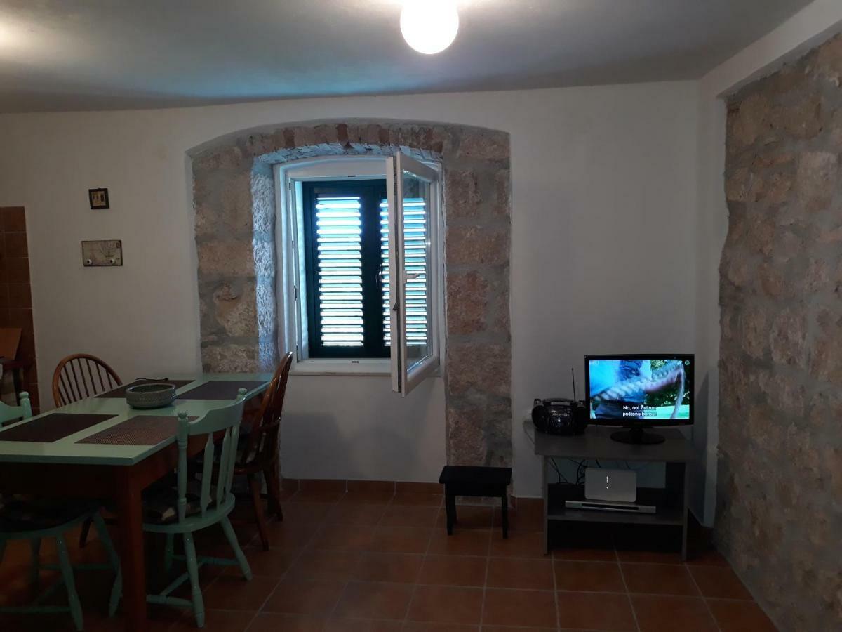 Kaprije Mistral Apartment Esterno foto